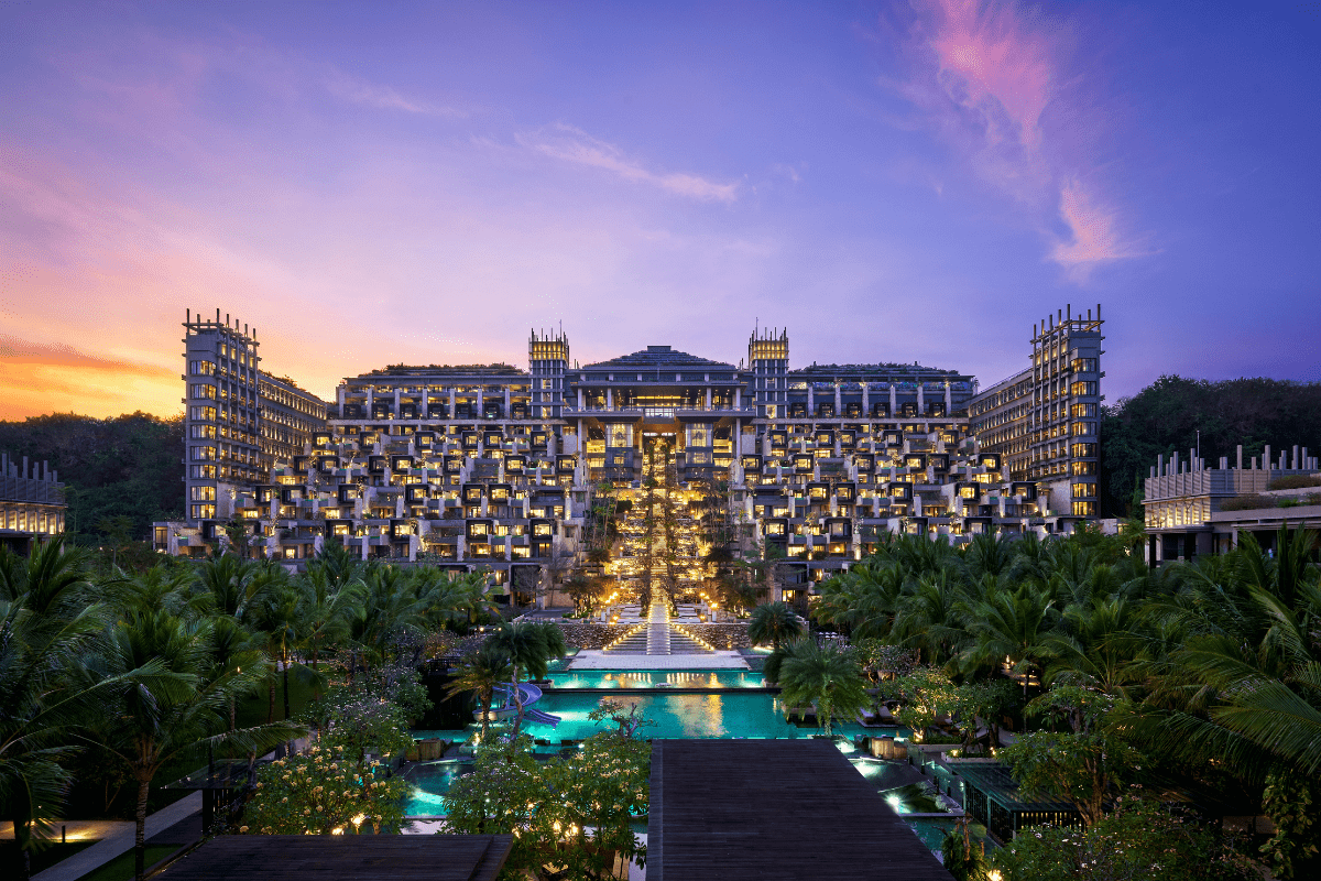 Deluxe Resort
