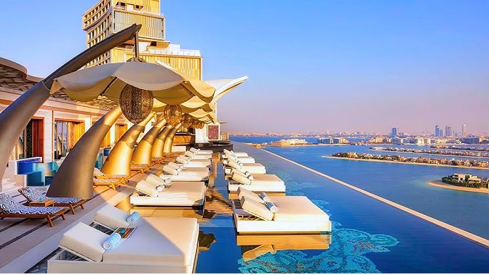 Deluxe Hotel
